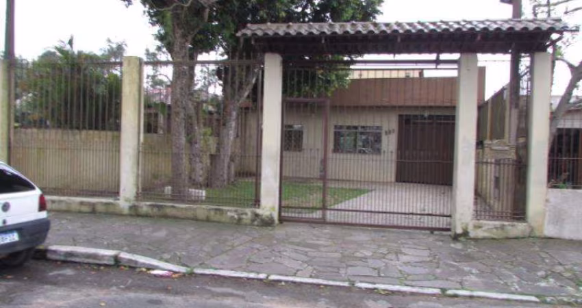 Casa no Bairro IPANEMA com 144 m2, 4 dormitórios, sala de estar/ sala de jantar, Conceito Aberto. Cozinha, churrasqueira e lareira, banheiro social, lavabo, Banheiro auxiliar, Garagem tres veiculos, L