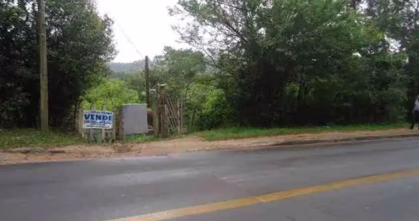 Terreno medindo  55 x 274  , com 15.070 metros quadrados , com escritura e registro , documentos em dia.