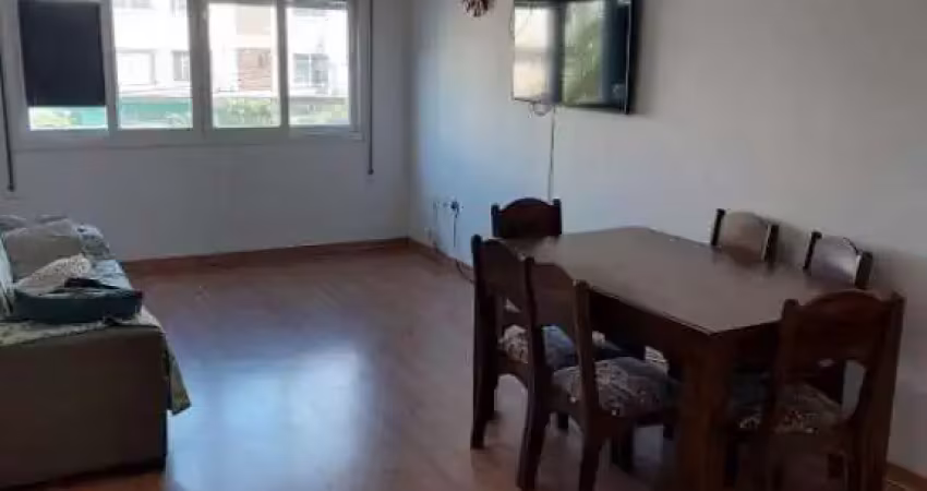 Apto, 3 dormitórios, sala, cozinha, banheiro social, banheiro auxiliar, dependência, piso laminado, com área privativa de 104 m²
