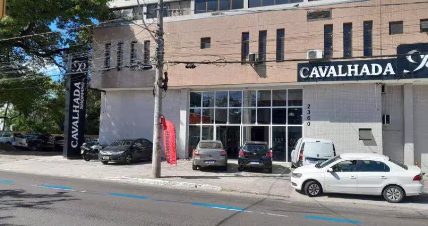 Sala comercial no shoping cavalhada,  reformada , desocupada , com 21m² de área privativa com banheiro, de fundos , sol da manhã, piso laminado, ar condicionado.