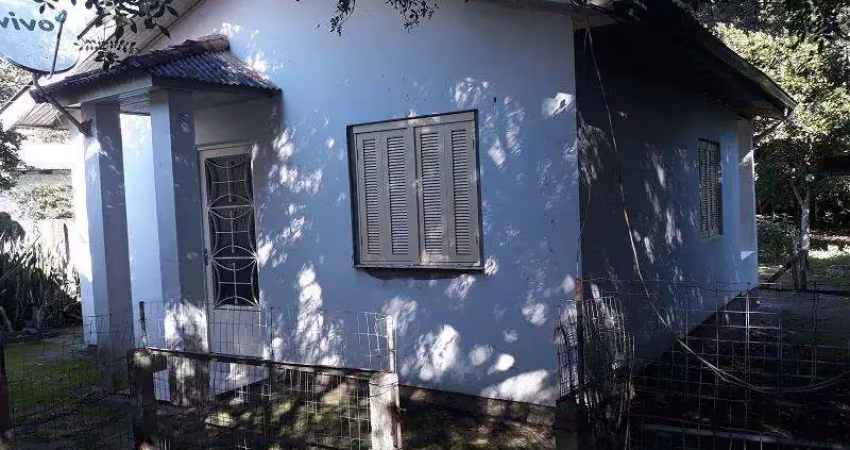 Casa no bairro nonoai com 55 m2, 2 dormitórios, área de serviço, banheiro social, cozinha, pátio, sala de estar, tanque