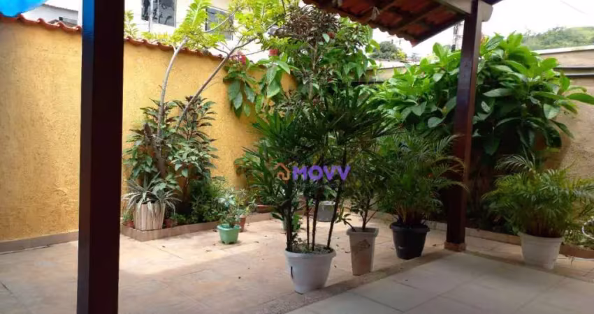 Casa com 2 dormitórios à venda, 360 m² por R$ 850.000,00 - Colubande - São Gonçalo/RJ
