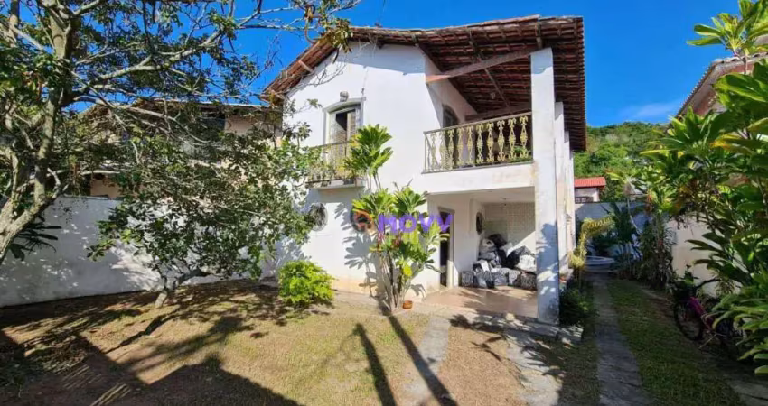 Casa  fora de condomínio, com 2 dormitórios à venda, 161 m² por R$ 980.000 - Piratininga - Niterói/RJ
