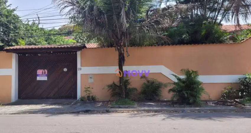 Casa com 4 dormitórios, suítes, piscina, 220 m² por R$ 695.000 - Pendotiba - Niterói/RJ