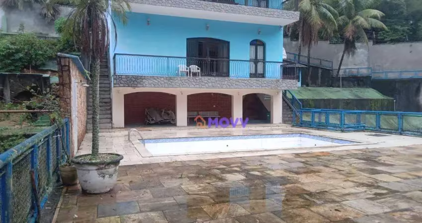 Excelente casa de 4 quartos e uma suíte dentro de condomínio arborizado no baldeador niterói.