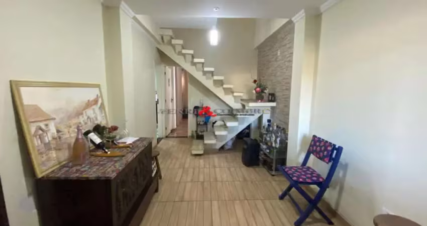 Casa de 5 dorms (4 suítes) á venda de 204m² de àrea total por r$ 700.000