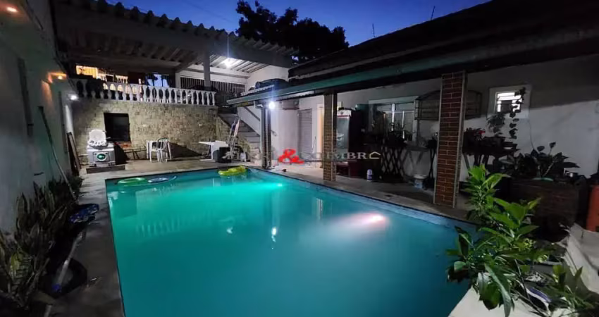 Casa com 3 quartos e 1 suíte à venda, 250 m² por r$ 600.000