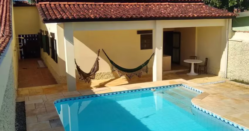 CASA 3 QUARTOS 1 SUITE COM PISCINA E CHURRASQUEIRA 200M DA PRAIA