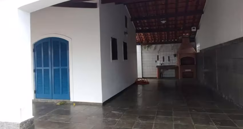 Casa 3 suítes  churrasqueira  jardim  550 m da praia  itanhaém sp