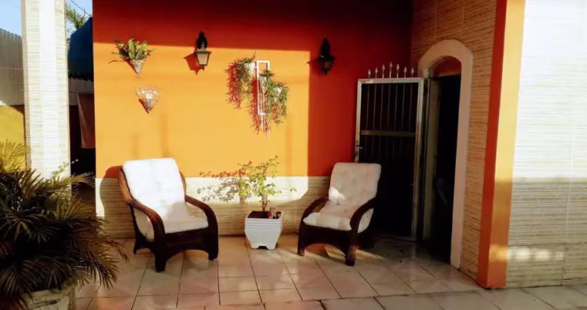 Casa 2 quartos edicula 1 suite 200m mar  itanhaém  sp