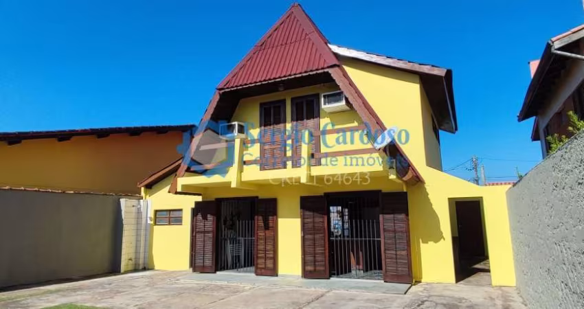 CASA BEIRA MAR 3 QUARTOS ESTILO CHALÉ SUIÇO  EDÍCULA  ITANHAÉM SP