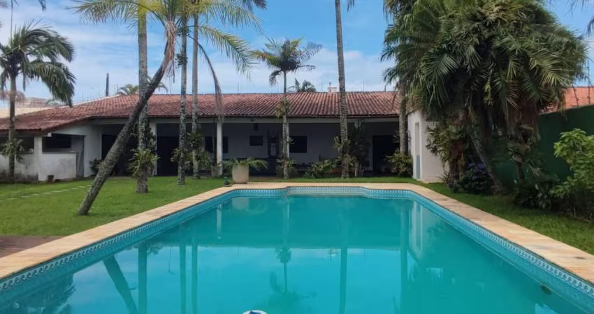 CASA 3 QUARTOS 2 SUÍTES T= 600M² PISCINA  JARDIM  200M MAR ITANHAÉM SP