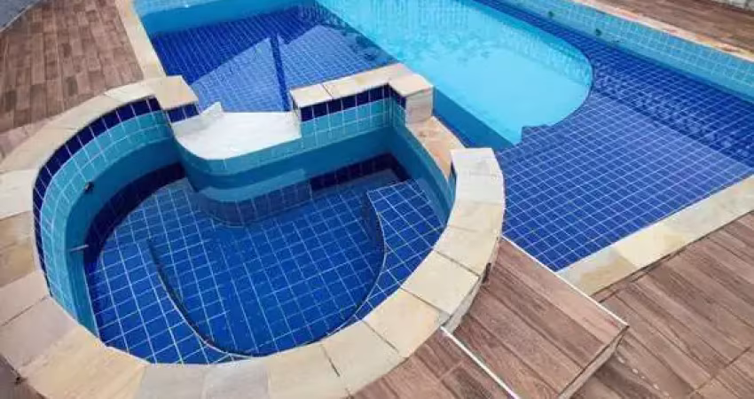 Casa com piscina 3 suítes em terreno amplo área nobre 250m mar itanhaém/sp