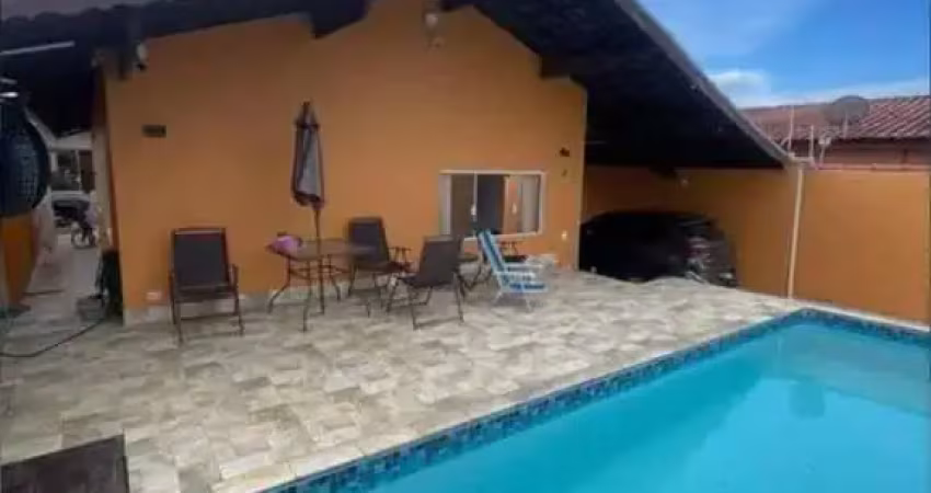 CASA 50M DO MAR COM PISCINA E CHURRASQUEIRA! 4 QUARTOS - ITANHAEM/SP