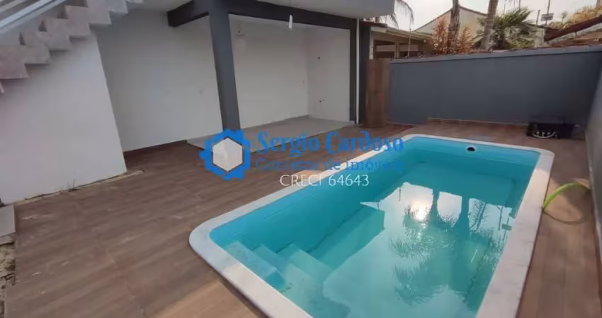 Casa com piscina a 100m do mar! 3 quartos 2 suites - excelente acabamento!