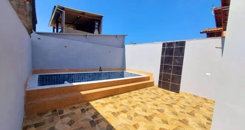CASA NOVA COM PISCINA EM ITANHAÉM! 2 QUARTOS - 1 SUÍTE LADO PRAIA