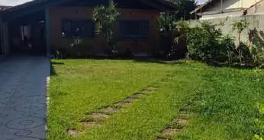 Casa na praia em lote inteiro 420m² a poucos metros do mar - itanhaem/sp