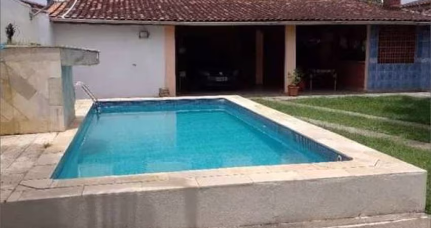 SOBRADO ESPAÇOSO COM  PISCINA A 600M DO MAR! 3 QUARTOS + EDICULA - ITANHAEM