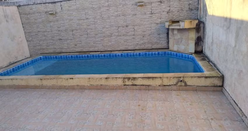 CASA NA PRAIA COM PISCINA E CHURRASQUEIRA 600M DO MAR - ITANHAEM/SP