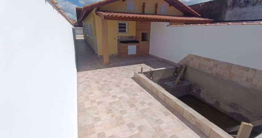 CASA NOVA 2 QUARTOS PISCINA E ÁREA GOURMET LADO PRAIA ITANHAÉM SP