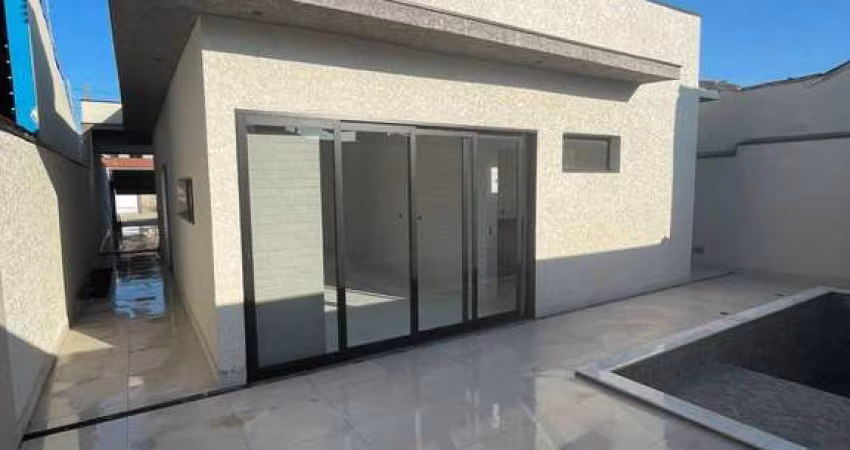 CASA NOVA, MODERNA, ESPAÇOSA E POUCOS METROS DO MAR! ITANHAEM/SP