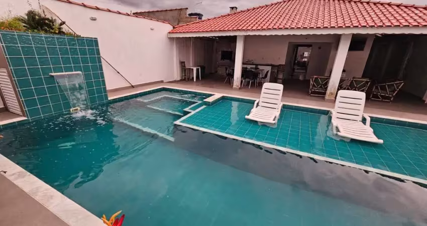 Casa na praia pertinho do mar! 3 quartos e ampla piscina 8x5 - itanhaem/sp