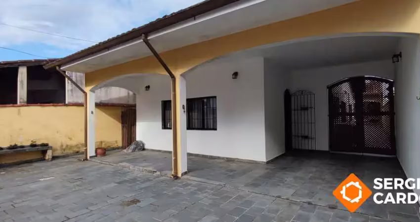 Casa terrea em lote de 300m² no belas artes! 3 quartos + edicula itanhaem