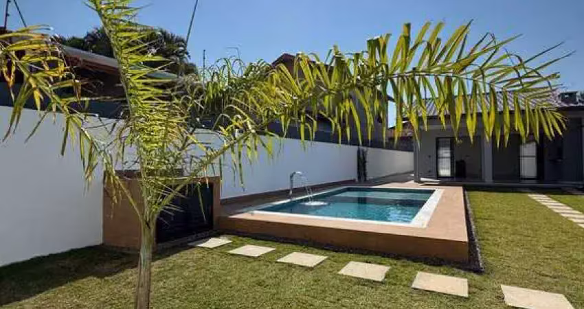 Casa nova pé na areia 3 quartos piscina área gourmet 50m mar  itanhaém sp