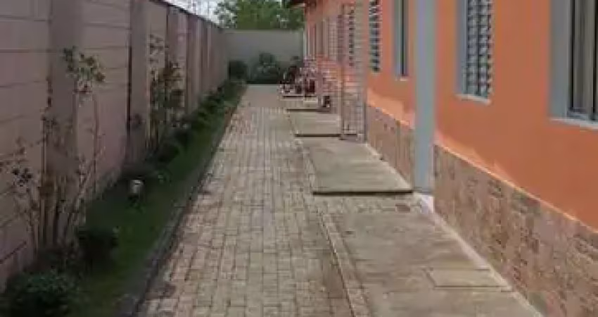 Oportunidade! casa em condomínio 2 quartos 1 suíte quintal c churrasqueira!