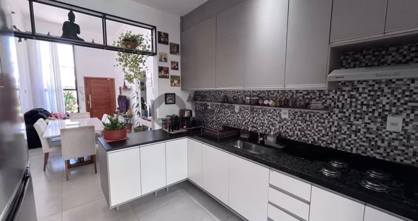 CASA EM CONDOMÍNIO À VENDA NO RESIDENCIAL JARDIM - SOROCABA/SP