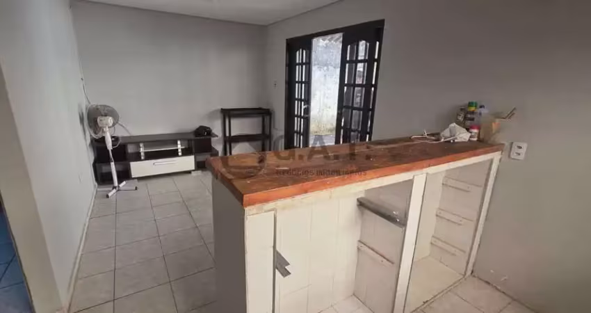 Casa para locação em sorocaba-sp no bairro conjunto habitacional júlio de mesquita filho: 1 quarto, 1 sala, 1 banheiro, 2 vagas de garagem, 70m².