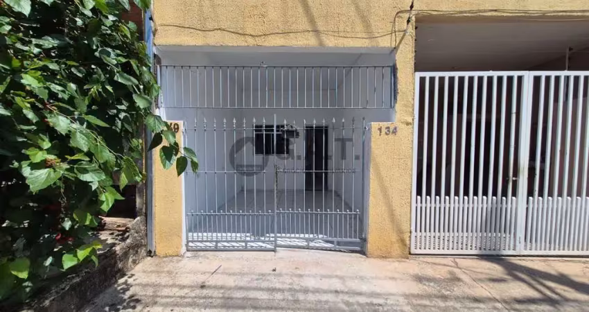 Aluguel de casa impecável em jardim wanel ville iv, sorocaba-sp: 1 quarto, 1 sala, 1 banheiro e 1 vaga de garagem!