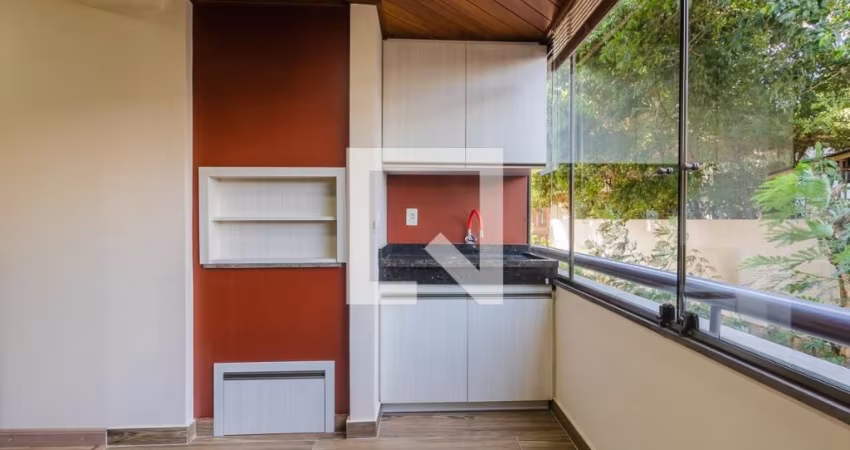 Lindo apartamento todo reformado e semi mobiliado