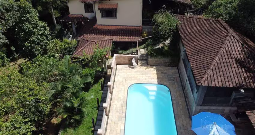 Sítio à venda em meio à natureza preservada com 3 dormitórios - guapimirim-rj