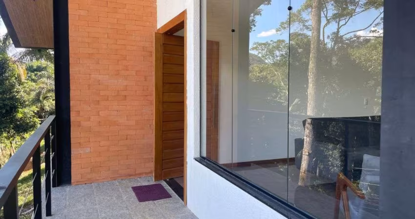 Casa à venda em condomínio de alto padrão no Bairro Vargem Grande