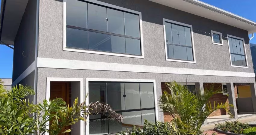 Casa condomínio. 3 quartos seno 2 suítes Teresópolis RJ