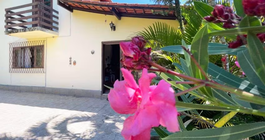 Oportunidade! Maravilhosa casa com vista para natureza, com 201 M²