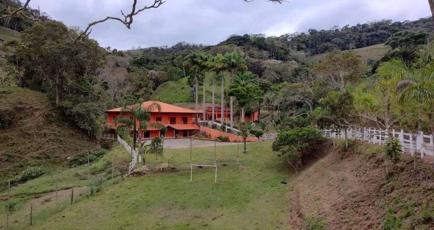Sítio com 4 dormitórios à venda, 120000 m² - Volta do Pião - Teresópolis/RJ