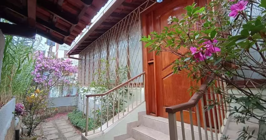 Casa centro de teresópolis-147,23 m² de área construída, 316 m² terreno