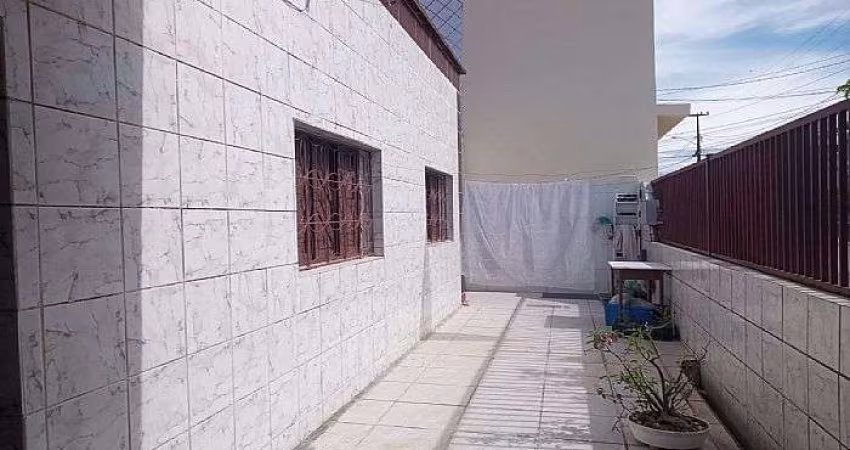 Casa à Venda - Candelária - Natal/RN