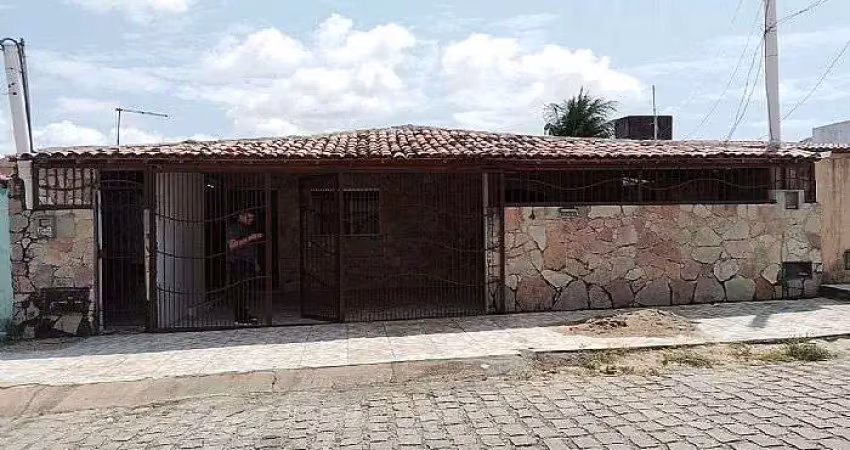 Casa com 3 quartos à venda no Pitimbu, Natal 