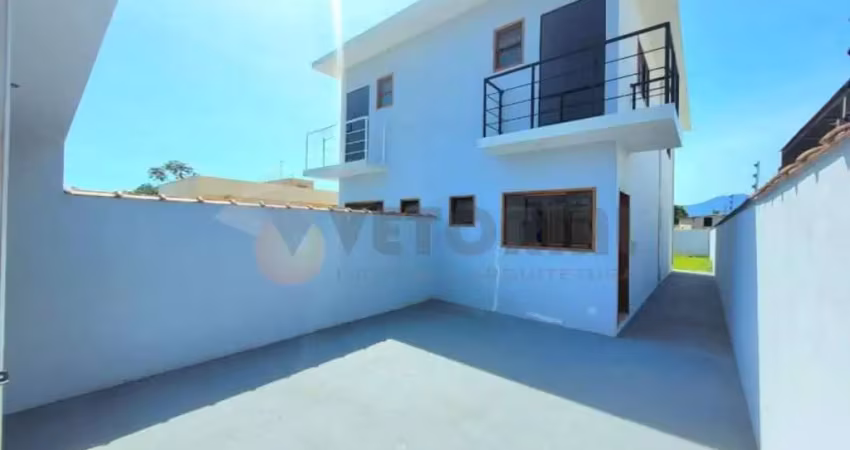 Sobrado Residencial / Golfinho