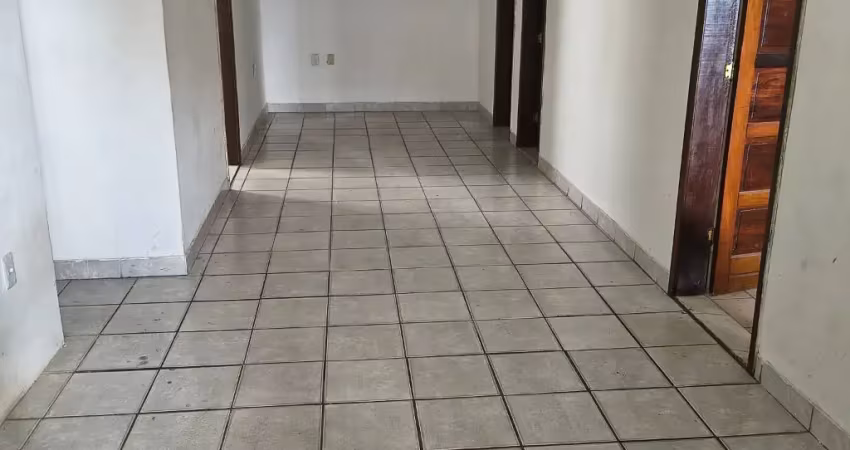 Apartamento com 3 quartos para alugar na Rua Vitorino Alves Moitinho castelo branco, S/n, Castelo Branco, Salvador
