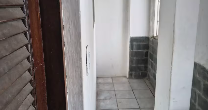 Apartamento com 3 quartos para alugar na Rua Vitorino Alves Moitinho castelo branco, S/n, Castelo Branco, Salvador