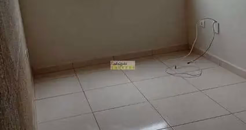 Locação, dois dormitórios uma quadra da av: 1700 o pcte