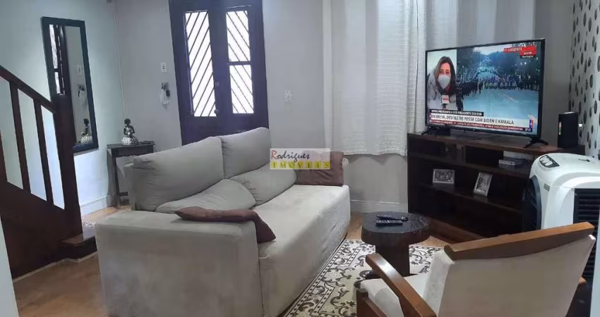 Sobrado com 2 dorms, Vila Mathias, Santos - R$ 750 mil