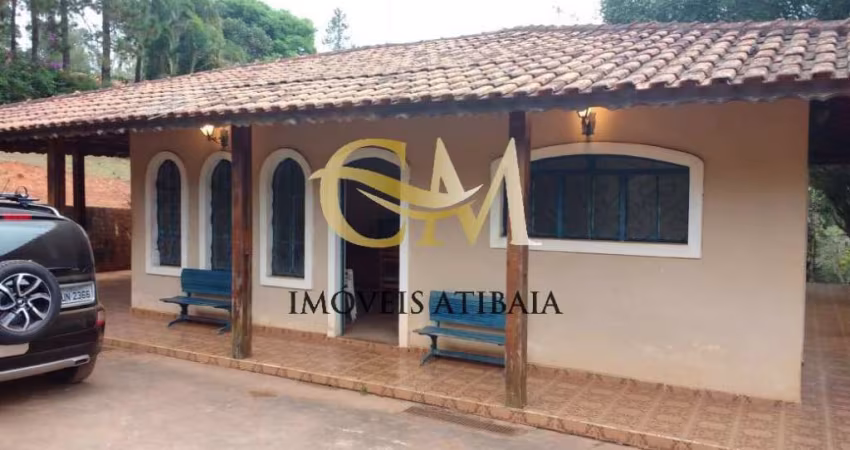 Chácara com terreno amplo em Atibaia