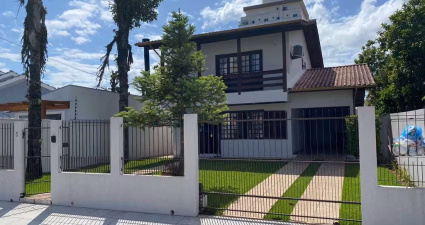 Casa Alto Padrão  - Centro de Palhoça/SC