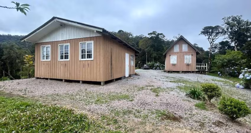 Sítio Com Uma Casa e Um Chalé - Na Cidade de São Bonifácio/SC