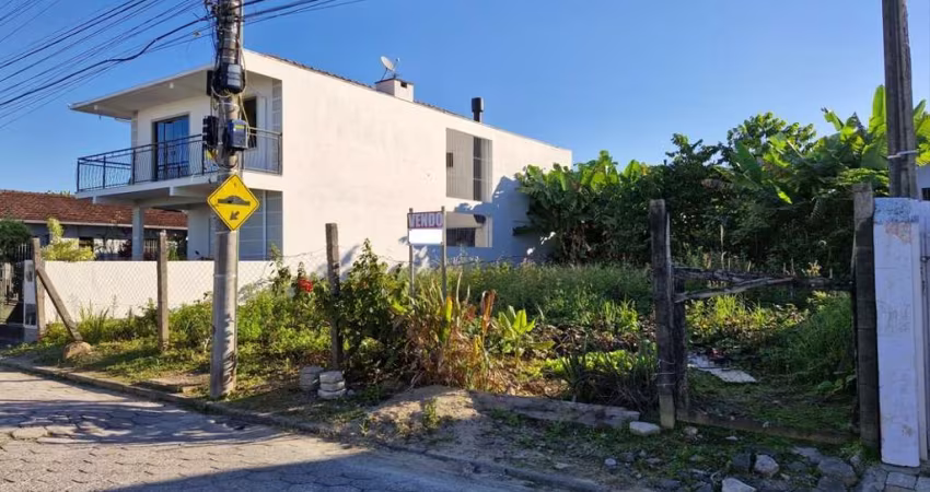 Incrível Terreno Próximo à Principal Avenida do Bairro Aririú em Palhoça/SC!